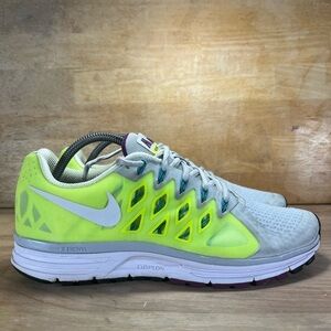 Nike Vomero 9 Womens Sz 11 Athletic Shoes Sneakers Gray/ Neon Yellow 642196-007